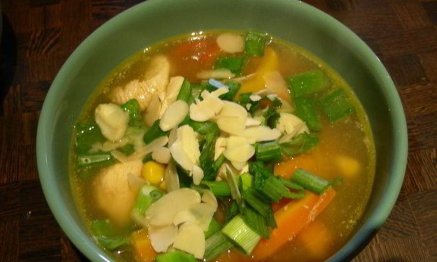 Рецепт куриного супа с перцем и миндалем