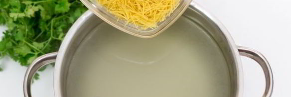 легкий куриный суп с шафраном