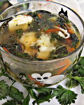 Летний супчик из крапивы с яйцом-пашот