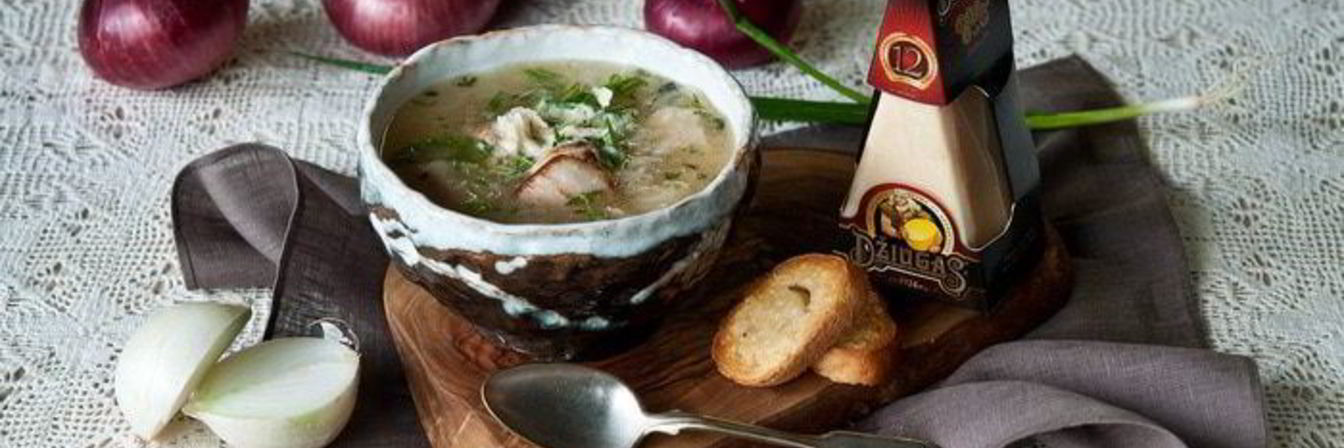 Луковый суп с курицей и сыром Джюгас