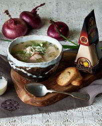 Луковый суп с курицей и сыром Джюгас