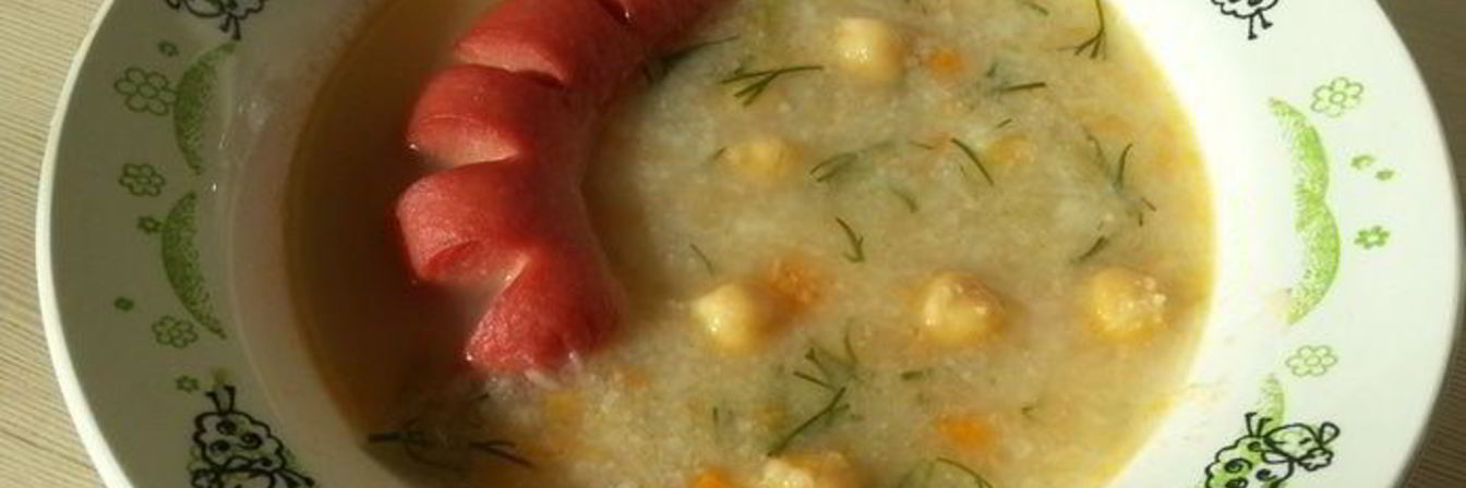 Нутовый суп с запеченной сосиской