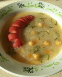 Нутовый суп с запеченной сосиской