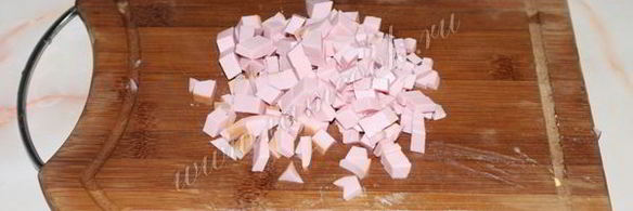 окрошка на квасе с докторской колбасой