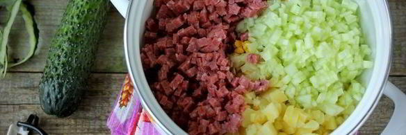 окрошка на воде с сервелатом