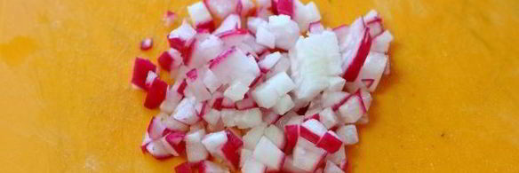 окрошка с зеленым горошком