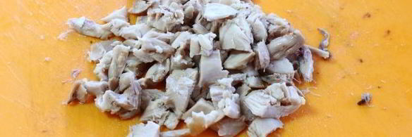 окрошка с зеленым горошком