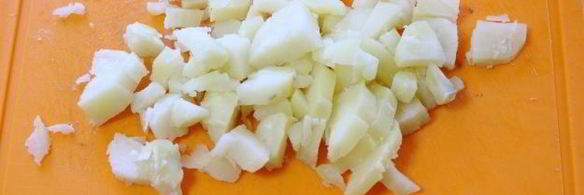 окрошка с зеленым горошком