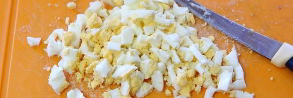 окрошка с зеленым горошком