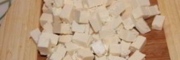 острый испанский суп с колбасками