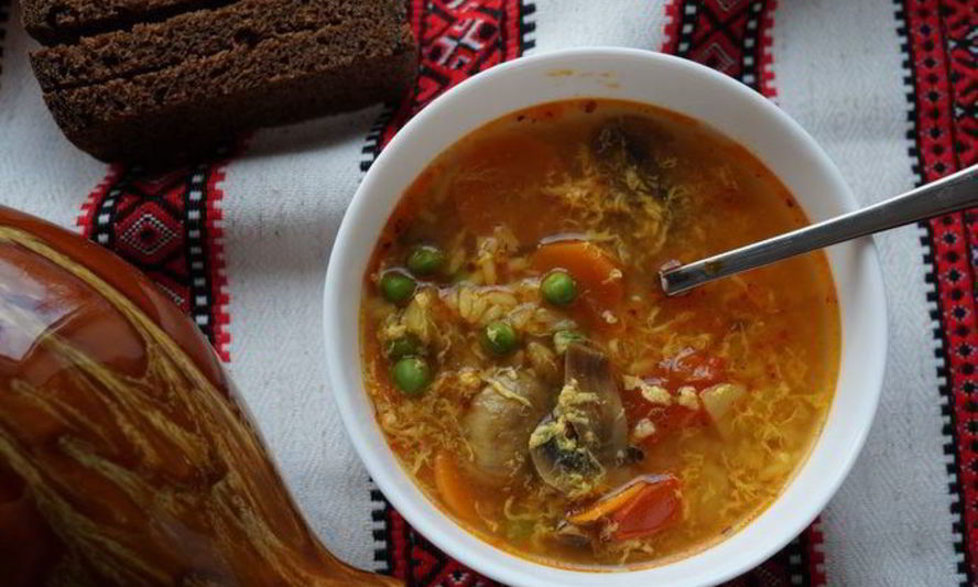 Рецепт острого супа с рисом и зеленым горошком