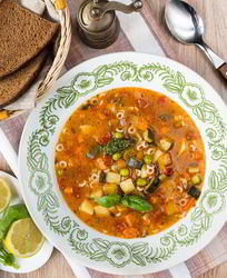 Минестроне с песто