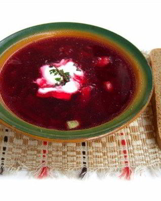 Пасхальный свекольный суп со сливочным хреном