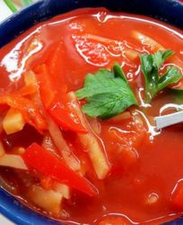 Постный томатный суп с сельдереем