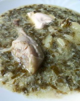 Щавелевый суп с яйцом и курицей