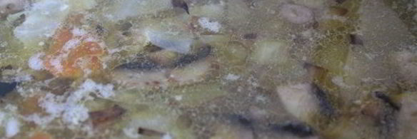 щи со шпинатом и шампиньонами