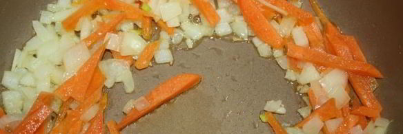 суточные щи со свининой и сушеными грибами на квашеной капусте