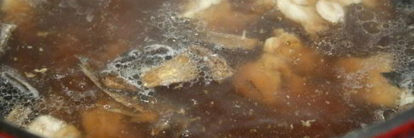 суточные щи со свининой и сушеными грибами на квашеной капусте