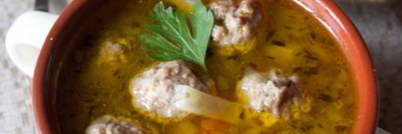 Сельдерейный суп с фрикадельками из индейки