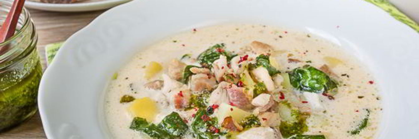 Сливочный суп с курицей и шпинатом