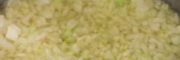 сливочный суп с цветной капустой, картофелем и креветками