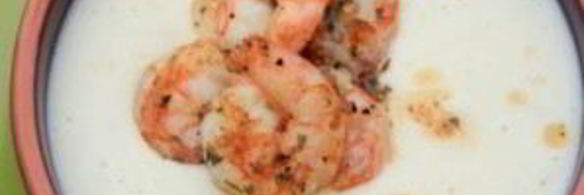 сливочный суп с цветной капустой, картофелем и креветками