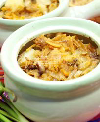 Грибная солянка в горшочке