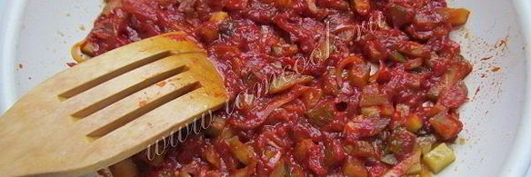 солянка с колбасой и курицей