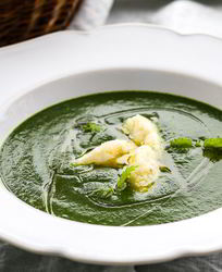 Суп из крапивы с клецками