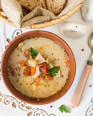 Суп из курицы с вялеными томатами