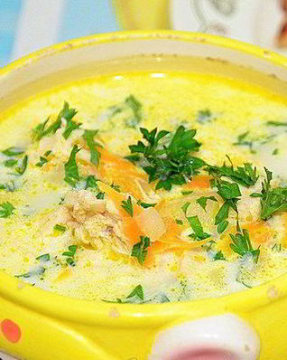 Суп из плавленых сырков с сосисками в мультиварке