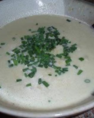 Диетический суп-пюре из цветной капусты и лука-порея