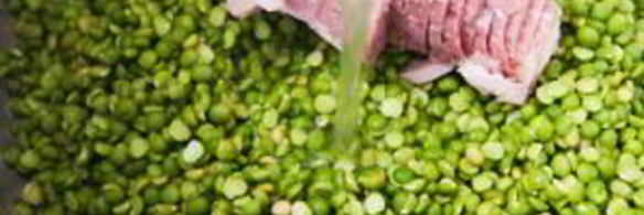 гороховый суп-пюре с сухариками