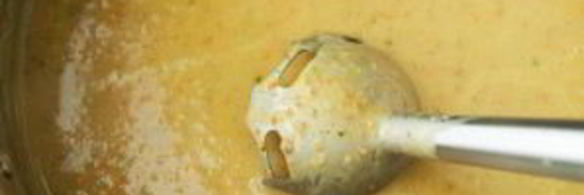 гороховый суп-пюре с сухариками