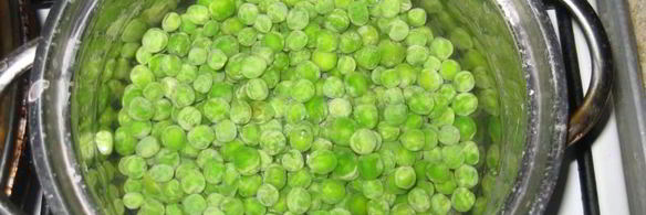 простой суп пюре из зеленого горошка с желтками