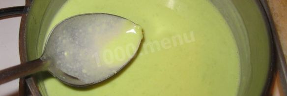 простой суп пюре из зеленого горошка с желтками