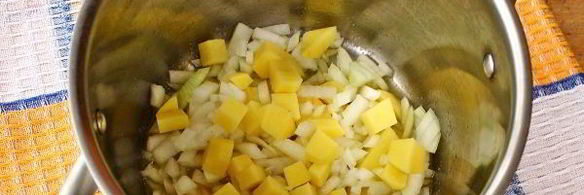 суп-пюре из брокколи и цветной капусты