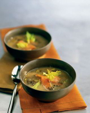 Суп-пюре из чечевицы с маринованным лососем