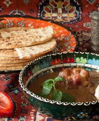 Суп-пюре из фасоли с беконом и черносливом