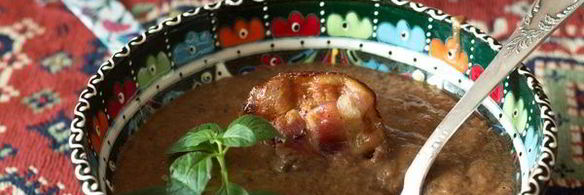 суп-пюре из фасоли с беконом и черносливом