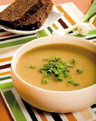 Суп-пюре из картофеля с грибами и зеленым луком