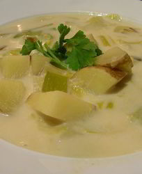 Суп-пюре из лука-порея и картофеля