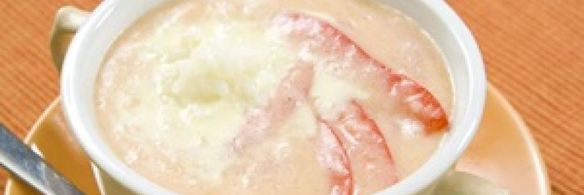 суп-пюре из риса, лука и помидоров