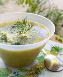 Суп-пюре из рукколы с козьим сыром