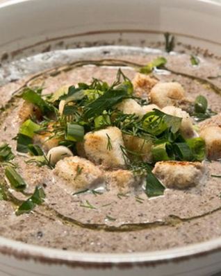 Суп-пюре из шампиньонов с сухариками