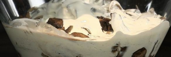 суп-пюре из шампиньонов с сухариками