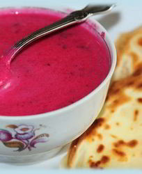 Суп-пюре из свеклы с яблоками и крем-сыром