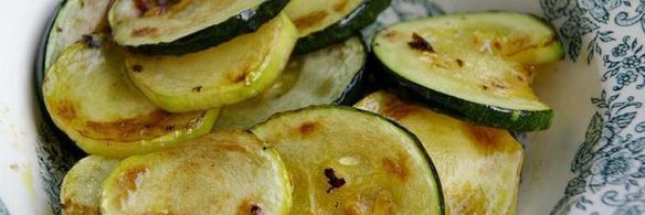 суп-пюре из цукини, брокколи и шампиньонов