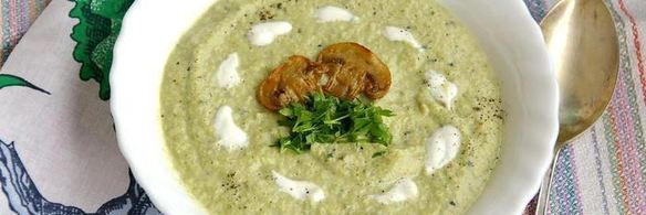 суп-пюре из цукини, брокколи и шампиньонов