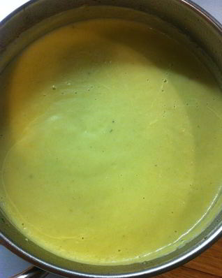 Суп-пюре из цветной капусты, брокколи и сыра фета